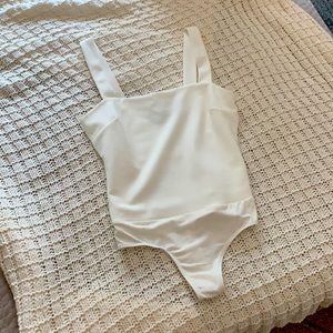 Lulu’s NWOT Square Neck Bodysuit